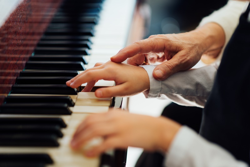 Professor-e-educacao-musical-ensino-criança