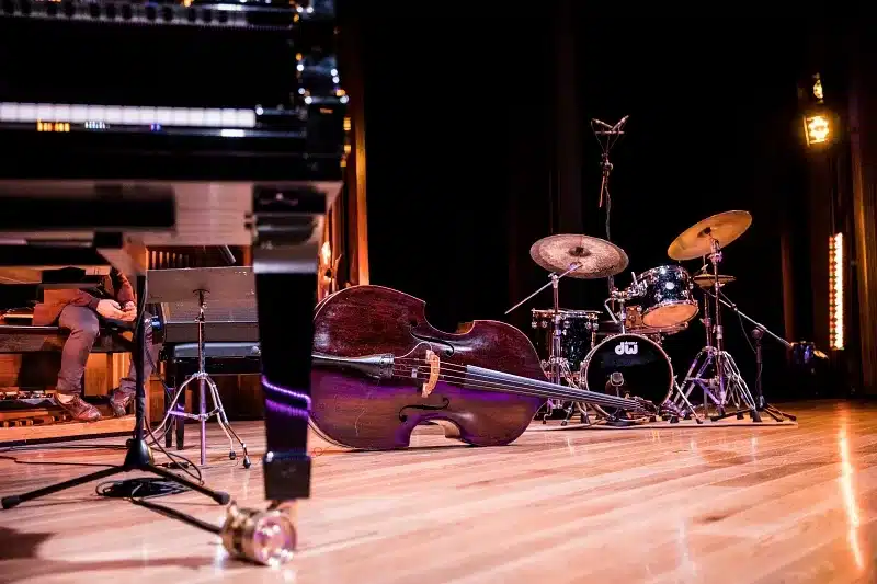 Como adaptar sua música para diferentes instrumentações?