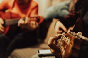 sabra-arpejos-acorde-notas-tocam-instrumentos-prática